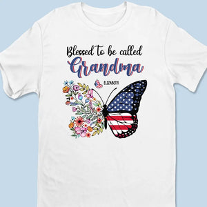 L'amour d'une mère est le plus beau des cadeaux - T-shirt, sweat à capuche et sweat-shirt unisexe personnalisé pour la famille - 4 juillet, cadeau pour maman, grand-mère