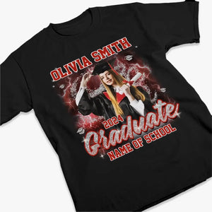 Photo personnalisée : il est temps de commencer un nouveau chapitre ! T-shirt, sweat à capuche et sweat-shirt unisexe personnalisé pour la famille ; cadeau de fin d'études pour les membres de la famille, les frères et sœurs.
