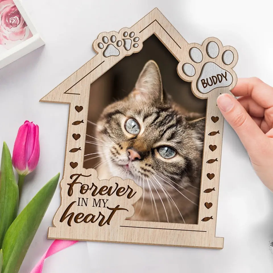 Photo personnalisée « Un moment dans mes bras, pour toujours dans mon cœur » - Plaque commémorative personnalisée en bois à 2 couches avec support plat - Cadeau de pendaison de crémaillère pour propriétaires et amoureux des animaux