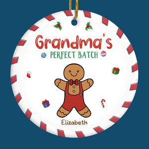 Chérissez les doux moments en famille, tout comme les friandises au pain d'épices - Ornement personnalisé personnalisé pour la famille - Forme ronde en céramique - Cadeau de Noël pour maman, grand-mère