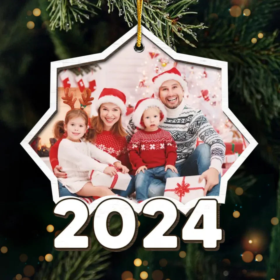 Photo personnalisée : la famille est au cœur de Noël - Ornement personnalisé pour la famille - Forme personnalisée en acrylique - Cadeau de Noël pour les membres de la famille
