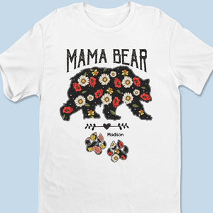 Fort comme une maman ours, doux comme une fleur - T-shirt unisexe personnalisé pour la famille, t-shirt premium, sweat à capuche - Cadeau de fête des mères pour maman, grand-mère