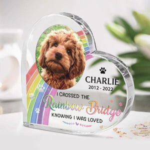 Photo personnalisée « J'ai traversé le pont arc-en-ciel en sachant que j'étais aimé » - Plaque acrylique commémorative personnalisée en forme de cœur - Cadeau de condoléances, cadeau pour propriétaires d'animaux, amoureux des animaux