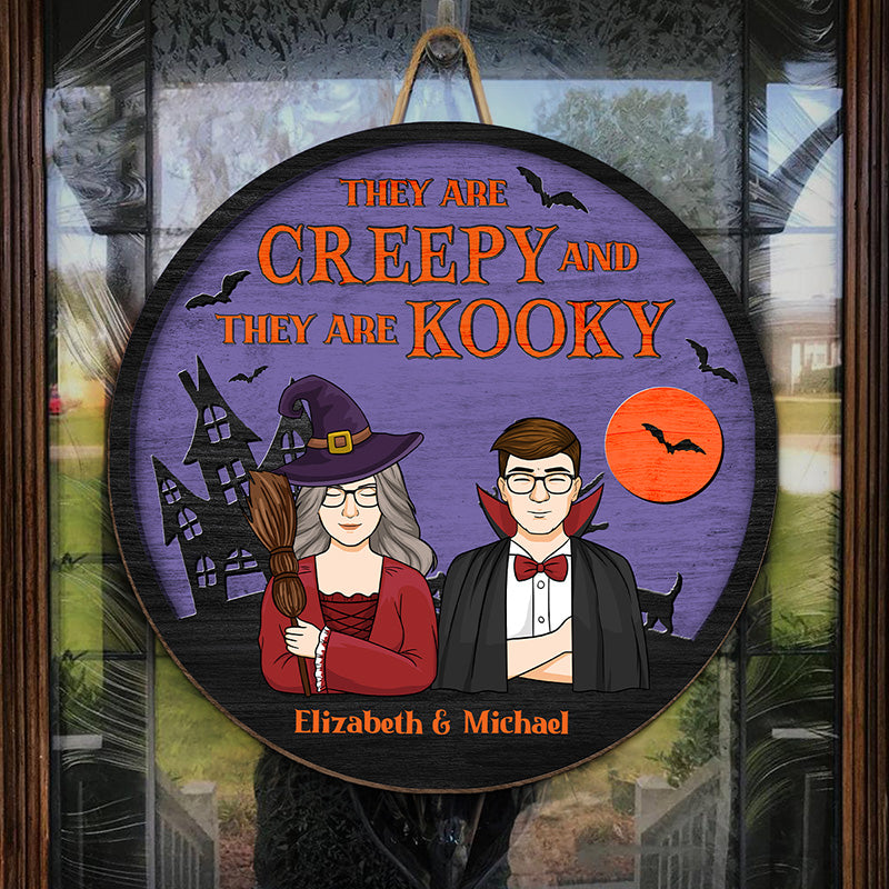 Ils sont effrayants et ils sont loufoques - Couple personnalisé en forme de sorcière en bois de décoration intérieure de forme ronde - Cadeau d'Halloween pour sorcières, mari et femme