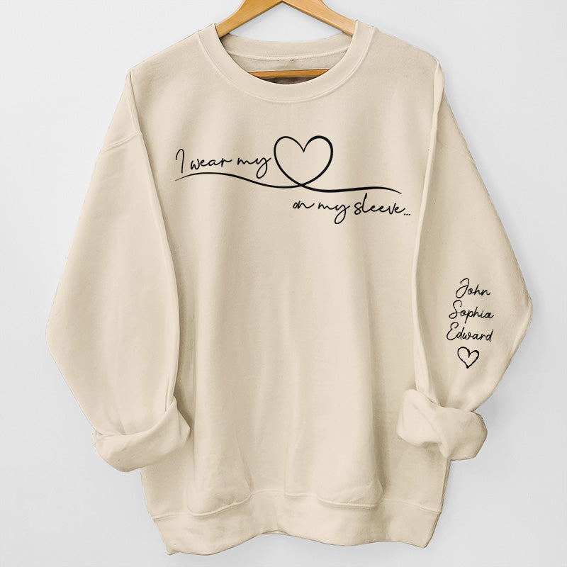 Je porte mon cœur sur ma manche - Sweat-shirt unisexe personnalisé avec motif sur la manche - Cadeau d'anniversaire pour maman, grand-mère