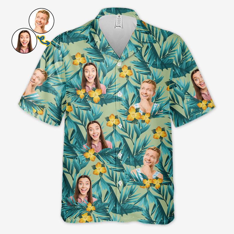 Motif personnalisé de fleurs et de feuilles colorées - Chemise hawaïenne unisexe tropicale personnalisée pour couple - Cadeau de vacances d'été, cadeau pour mari et femme, cadeau d'anniversaire