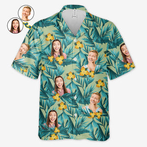 Motif personnalisé de fleurs et de feuilles colorées - Chemise hawaïenne unisexe tropicale personnalisée pour couple - Cadeau de vacances d'été, cadeau pour mari et femme, cadeau d'anniversaire