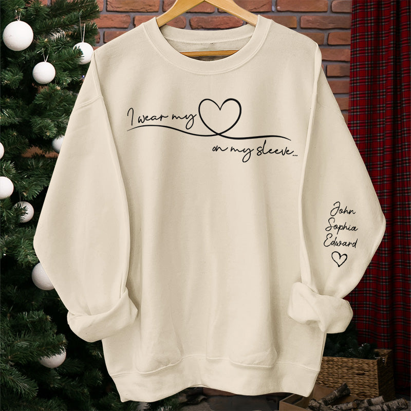 Je porte mon cœur sur ma manche - Sweat-shirt unisexe personnalisé avec motif sur la manche - Cadeau d'anniversaire pour maman, grand-mère