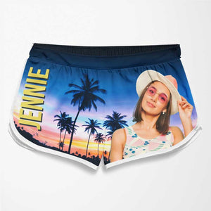 Short de plage hawaïen personnalisé avec photo « Heure d'été » - Cadeau amusant pour les vacances d'été, les anniversaires et les fêtes de fin d'année.
