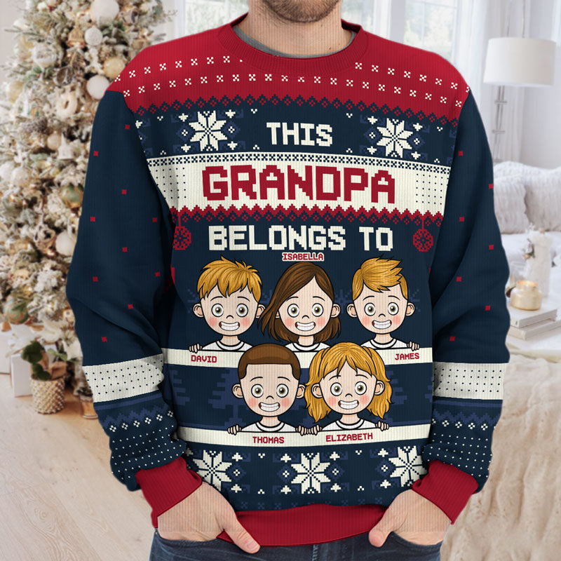 Cette grand-mère appartient au style vert - Sweat-shirt moche personnalisé pour la famille - Pull en laine unisexe - Cadeau de Noël pour grand-mère et grands-parents