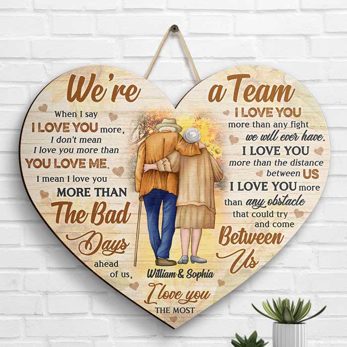 Quand je dis que je t'aime plus, je ne veux pas dire que je t'aime plus que tu ne m'aimes - Cadeau pour couples, mari et femme - Panneau en bois personnalisé