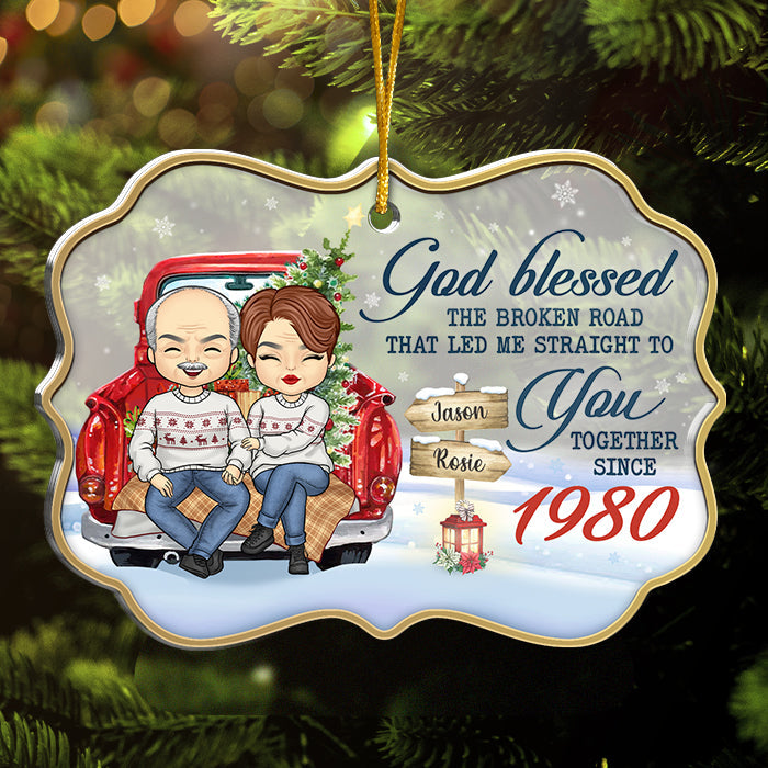 Que Dieu bénisse la route brisée - Décoration de Noël personnalisée en acrylique en forme de Benelux - Cadeau pour couple, mari et femme, anniversaire, fiançailles, mariage, cadeau de mariage, cadeau de Noël